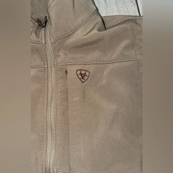 Men's Tan Ariat Vest - Picture 5 of 6